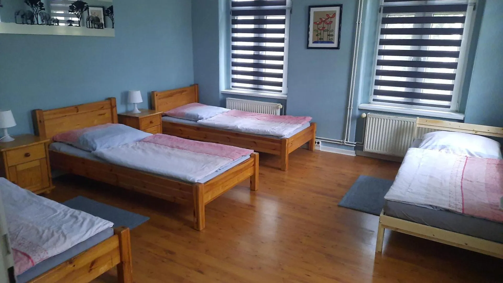 Aparthotel Möbelierte 2 Zim. WE 2-5 Schlafplätze 43m², m. Garten u. Parkpl. Zentr. Bus vor der Tür Berlin